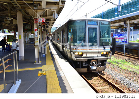 北陸本線の敦賀駅から米原駅までの車窓風景(2022年夏) 113902513