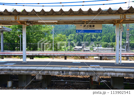 北陸本線の敦賀駅から米原駅までの車窓風景(2022年夏) 113902541