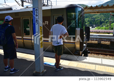 北陸本線の敦賀駅から米原駅までの車窓風景(2022年夏) 113902549