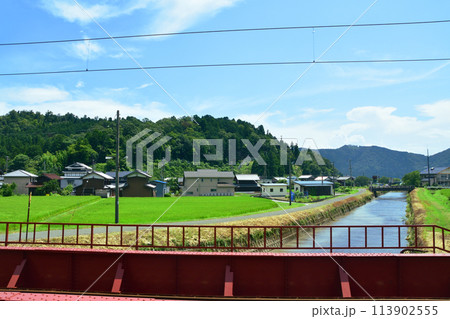 北陸本線の敦賀駅から米原駅までの車窓風景(2022年夏) 113902555