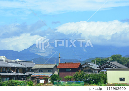 北陸本線の敦賀駅から米原駅までの車窓風景(2022年夏) 113902600