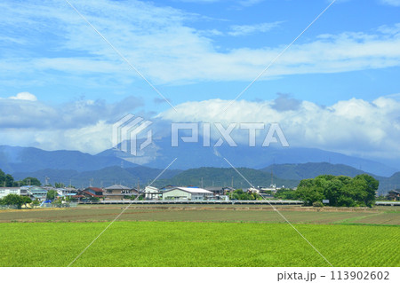 北陸本線の敦賀駅から米原駅までの車窓風景(2022年夏) 北陸本線の敦賀駅から米原駅までの車窓風景(2022年夏) 113902602
