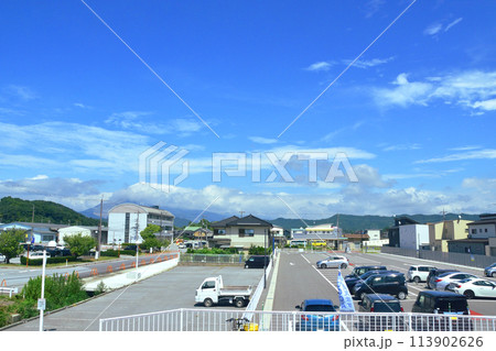 北陸本線の敦賀駅から米原駅までの車窓風景(2022年夏) 113902626