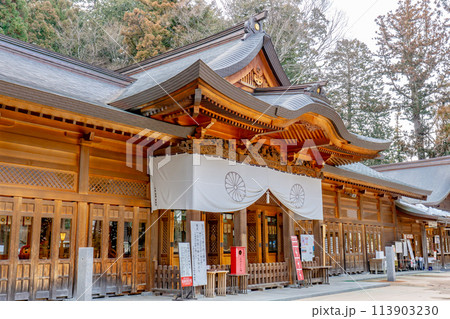 長野県安曇野市穂高の穂高神社（日本アルプスの総鎮守）　拝殿 113903230