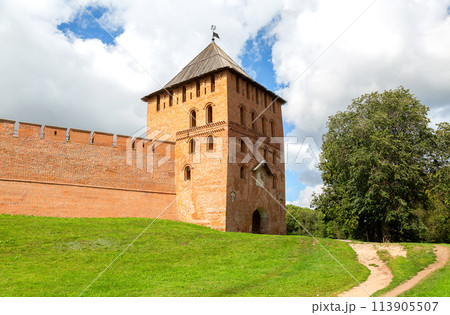 Watch tower of the Novgorod Kremlin in summer day Watch tower of the Novgorod Kremlin in summer day 113905507