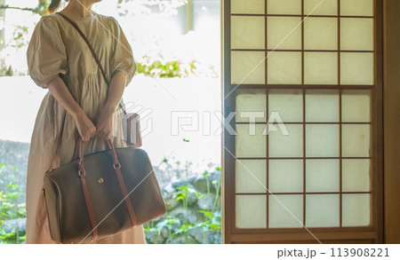 田舎での暮らし：ライフスタイルのイメージカットシリーズ 113908221