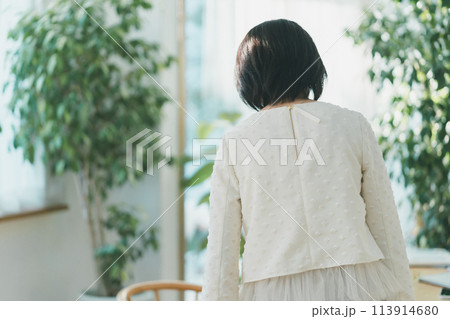 a forty-something woman 113914680