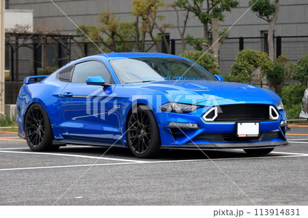 駐車場のスポーツカー イメージ 駐車場のスポーツカー イメージ 113914831