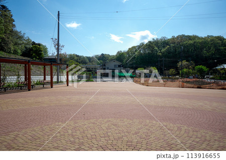 野山北公園　冒険の森前の広場 113916655