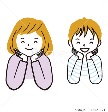 　顔のしたを両手で多い肘をつく笑顔の兄弟 113921171