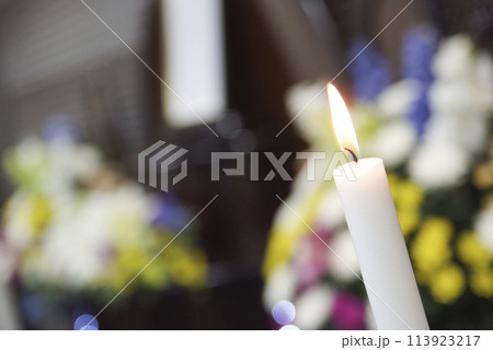 葬式会場 祭壇のイメージ画像 葬式会場 祭壇のイメージ画像 113923217