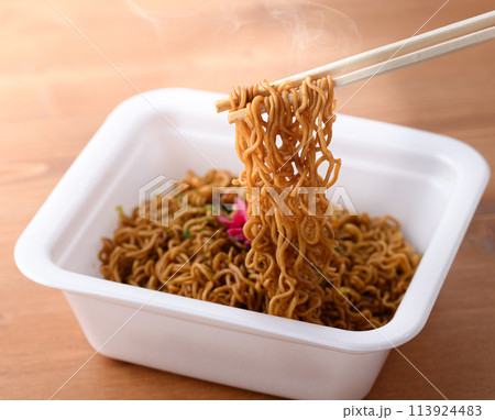 カップ焼そば　( インスタント ) 113924483