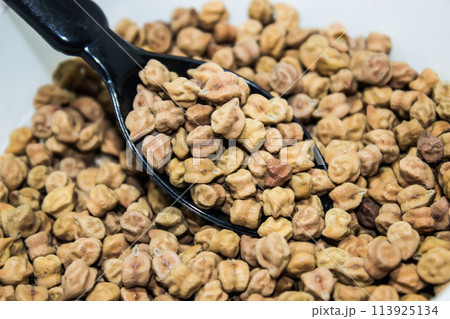 A picture of black chickpeas with selective focus 113925134