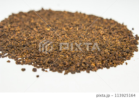 A picture of chai patti isolated on white background A picture of chai patti isolated on white background 113925164
