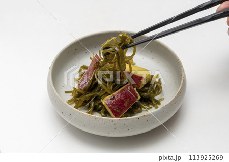 切り昆布とさつま芋のきんぴら 切り昆布とさつま芋のきんぴら 113925269