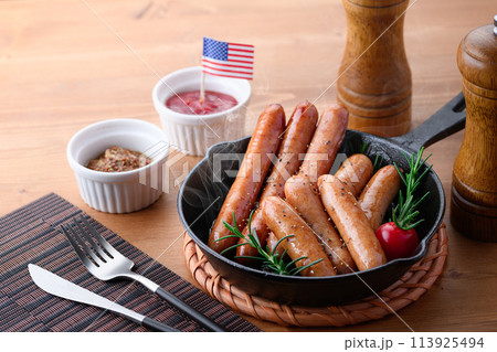 ウィンナー　ソーセージ 113925494