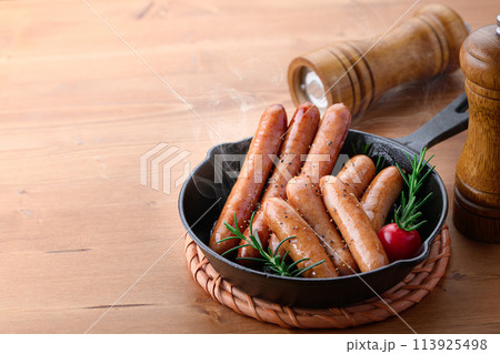 ウィンナー　ソーセージ 113925498