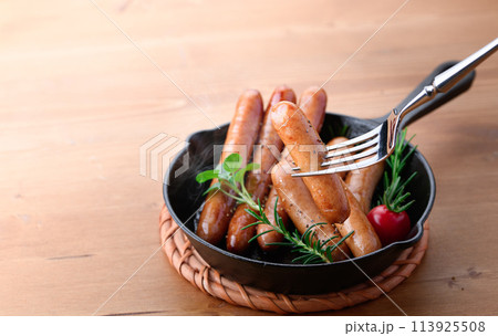 ウィンナー　ソーセージ 113925508