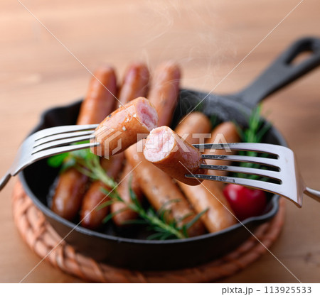 ウィンナー　ソーセージ 113925533