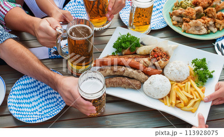 ドイツビールやオクトーバーフェストなどのイメージ ドイツビールやオクトーバーフェストなどのイメージ 113928075