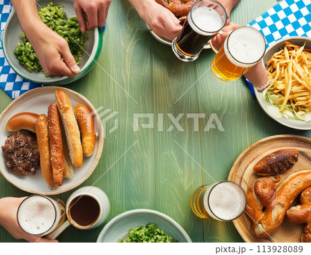 ドイツビールやオクトーバーフェストなどのイメージ 113928089