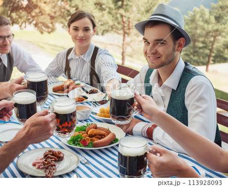 ドイツビールやオクトーバーフェストなどのイメージ 113928093