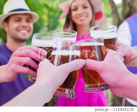 ドイツビールやオクトーバーフェストなどのイメージ 113928178