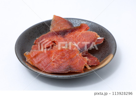 鮭とば、鮭、とば、珍味、お酒、つまみ、酒のアテ、アテ、魚類、さけ、燻製、スライス、日本酒、アルコール 113928296