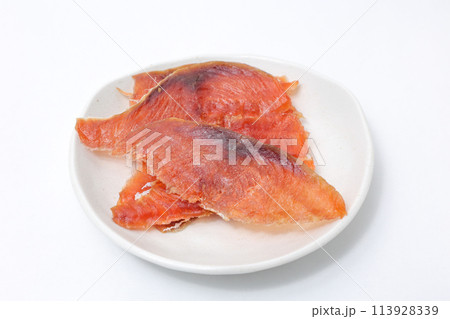 鮭とば、鮭、とば、珍味、お酒、つまみ、酒のアテ、アテ、魚類、さけ、燻製、スライス、日本酒、アルコール 113928339