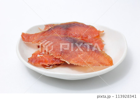 鮭とば、鮭、とば、珍味、お酒、つまみ、酒のアテ、アテ、魚類、さけ、燻製、スライス、日本酒、アルコール 113928341