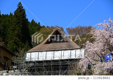 遠野の春　千葉家の曲がり屋 113928662