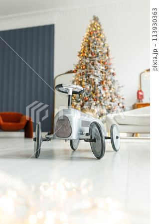 Vintage children's car 113930363