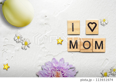 Wooden cubes with I Love Mom text Wooden cubes with I Love Mom text 113931974
