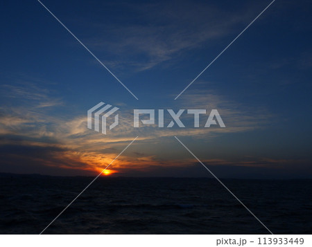 海から見える夕景 海から見える夕景 113933449