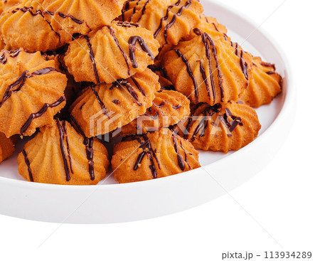 Homemade crunchy cookies with chocolate cream Homemade crunchy cookies with chocolate cream 113934289