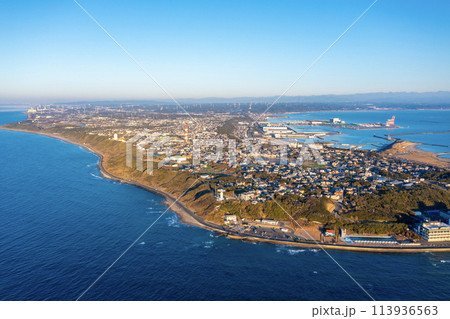 御前埼灯台と駿河湾※右側(静岡県御前崎市) 御前埼灯台と駿河湾※右側(静岡県御前崎市) 113936563