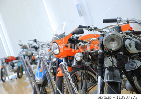 茨木県ヒロサワシティにずらりと並べられた世界中のバイクたち 113937275