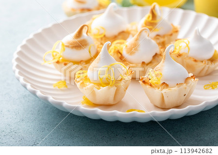 Lemon meringue tarts, one bite desserts idea 113942682
