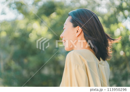 a forty-something woman 113950296
