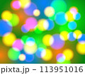 カラフルなイルミネーションの玉ボケ 緑色 113951016