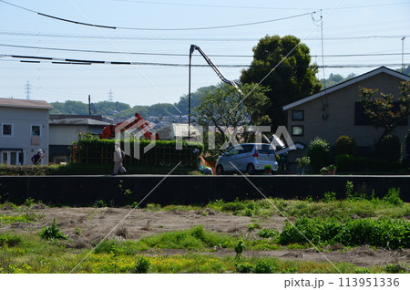 まもなく住宅が建つ休耕田の今は まもなく住宅が建つ休耕田の今は 113951336