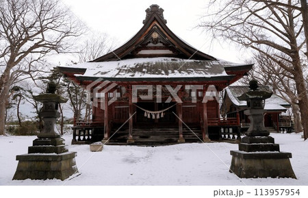 雪景色の日吉八幡神社正面 雪景色の日吉八幡神社正面 113957954