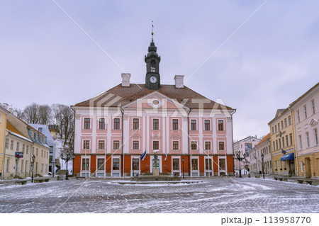 エストニア・タルトゥ 冬のラエコヤ広場と市庁舎 / Tartu, Estonia エストニア・タルトゥ 冬のラエコヤ広場と市庁舎 / Tartu, Estonia 113958770