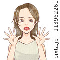 驚いている女性 113962261