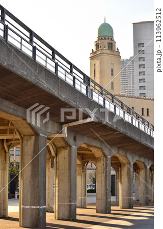 影が美しい象の鼻テラス遊歩道 影が美しい象の鼻テラス遊歩道 113962512