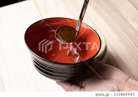 タレをお皿に移す 113964543