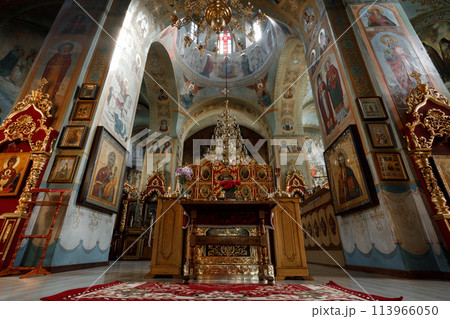 Church altar 113966050