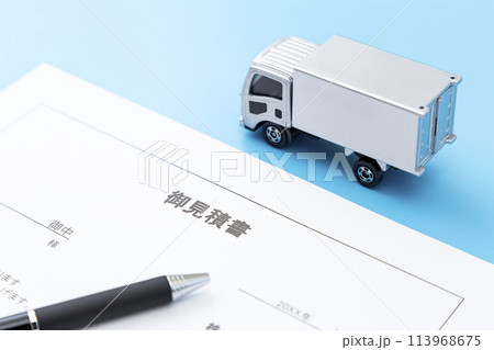 見積書とトラック 見積書とトラック 113968675