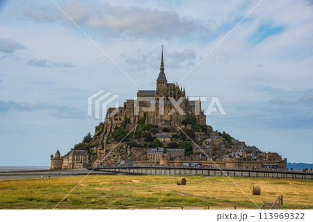 フランスの世界遺産のモンサンミッシェルでの風景 113969322