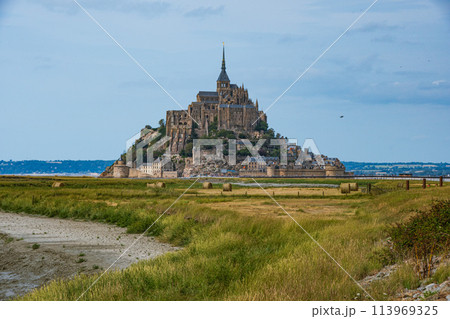 フランスの世界遺産のモンサンミッシェルでの風景 フランスの世界遺産のモンサンミッシェルでの風景 113969325